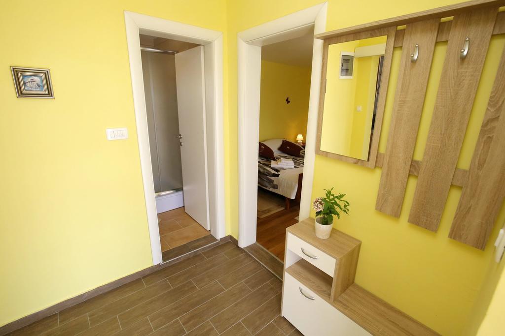 Apartment Marta Ražanac Exteriör bild