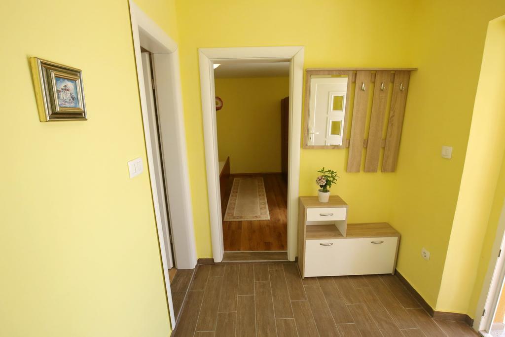 Apartment Marta Ražanac Exteriör bild